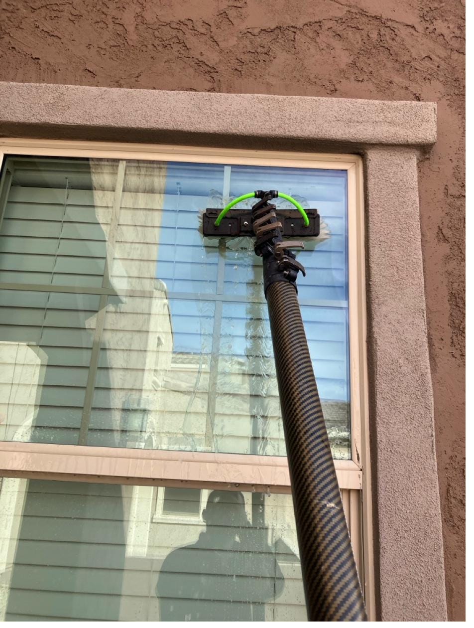 Window cleaning with a water-fed pole system